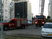 بالصور: حريق كبير داخل شقة سكنية في مدينة اللد دون وقوع إصابات 